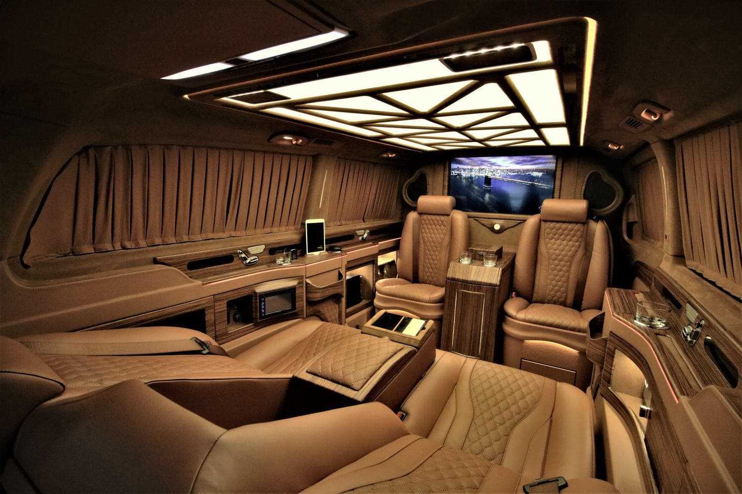 İstanbul escort VIP transfer lüks araç hizmeti